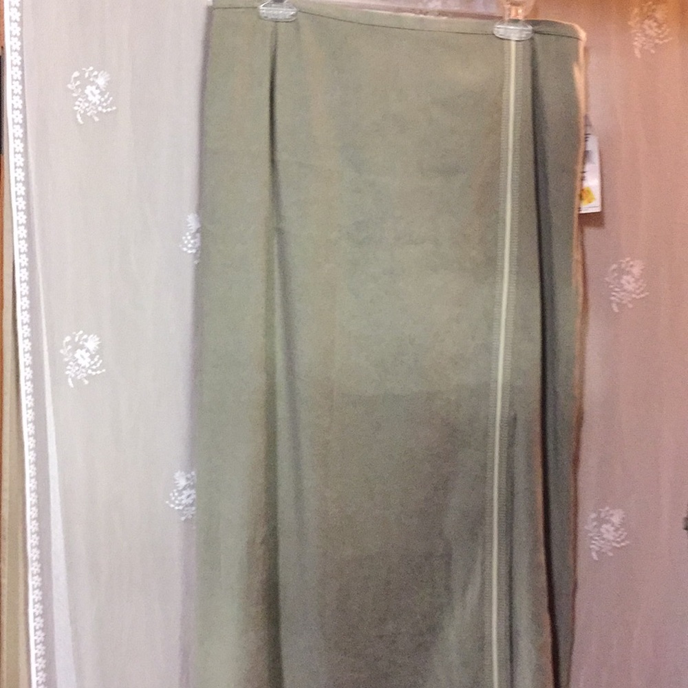 Norton LT OLIVE green skirt